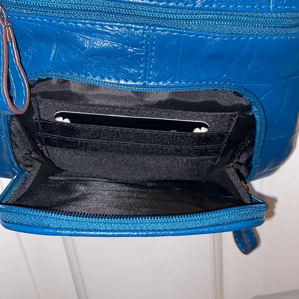 New Cross Body Bag by Nicole - Picture 5 of 6